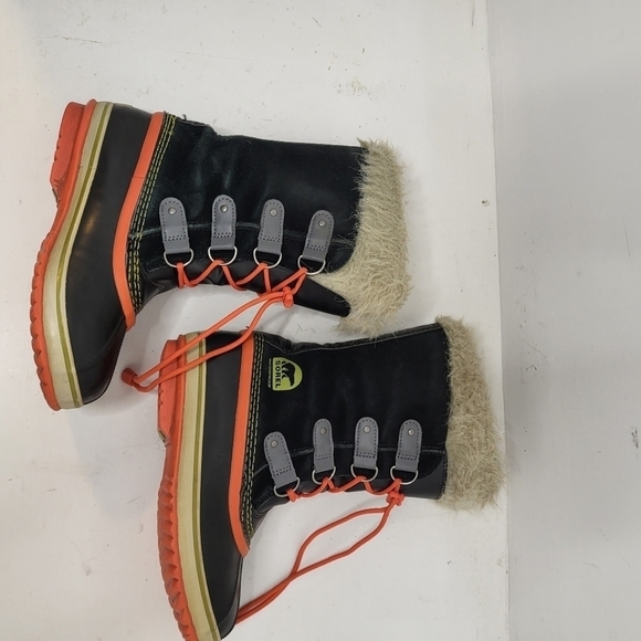 Sorel Waterproof Winter Boot Size 5 - Picture 5 of 10